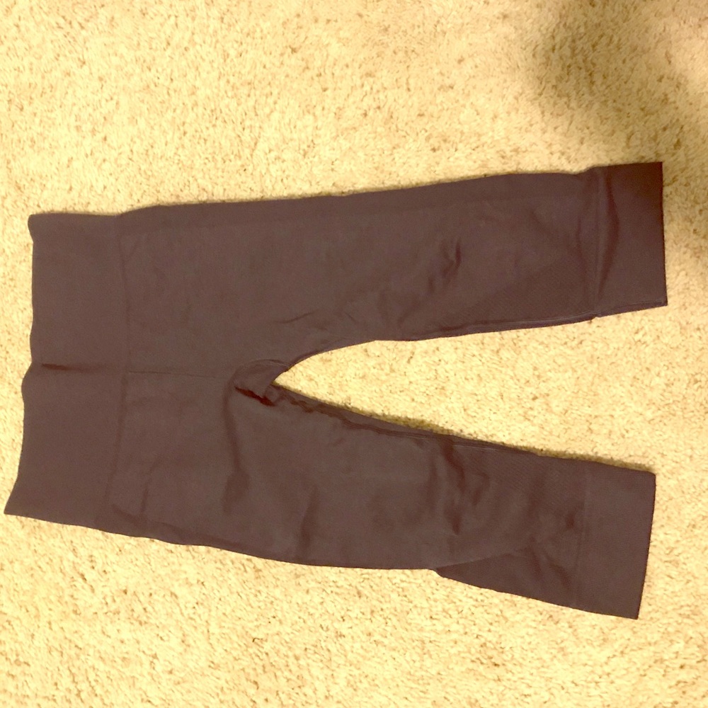 Lululemon cropped seamless leggings